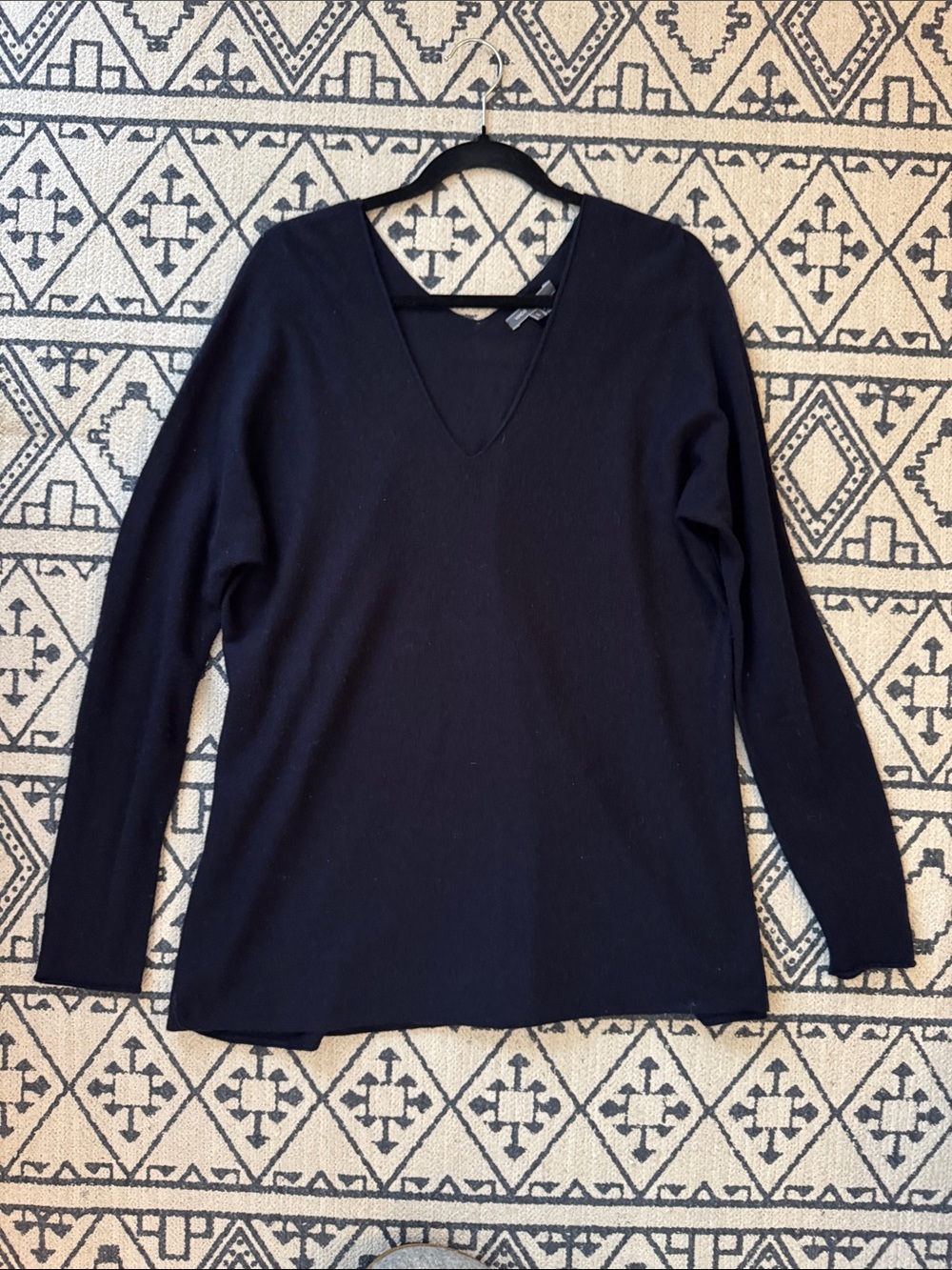 Vince Navy V-Neck Lightweight Wool Cashmere Blend Knit Sweater